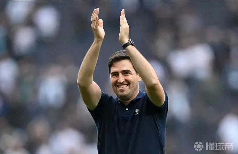 开云中国网站-伯恩茅斯总监：比起球员转会离开，我们更担心失去伊劳拉