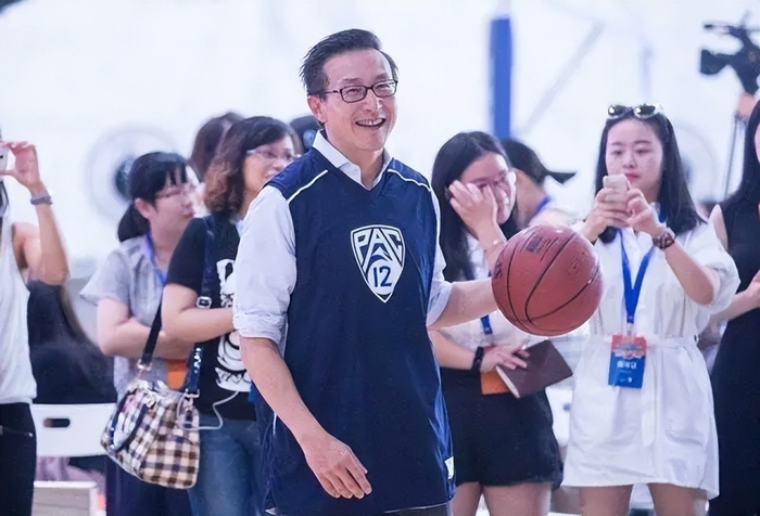 当年蔡崇信33亿买下篮网队,如今出售值多少钱?网友:血赚|布鲁克林篮网队|nba|球队|估值|市值_新浪体育_新浪新闻